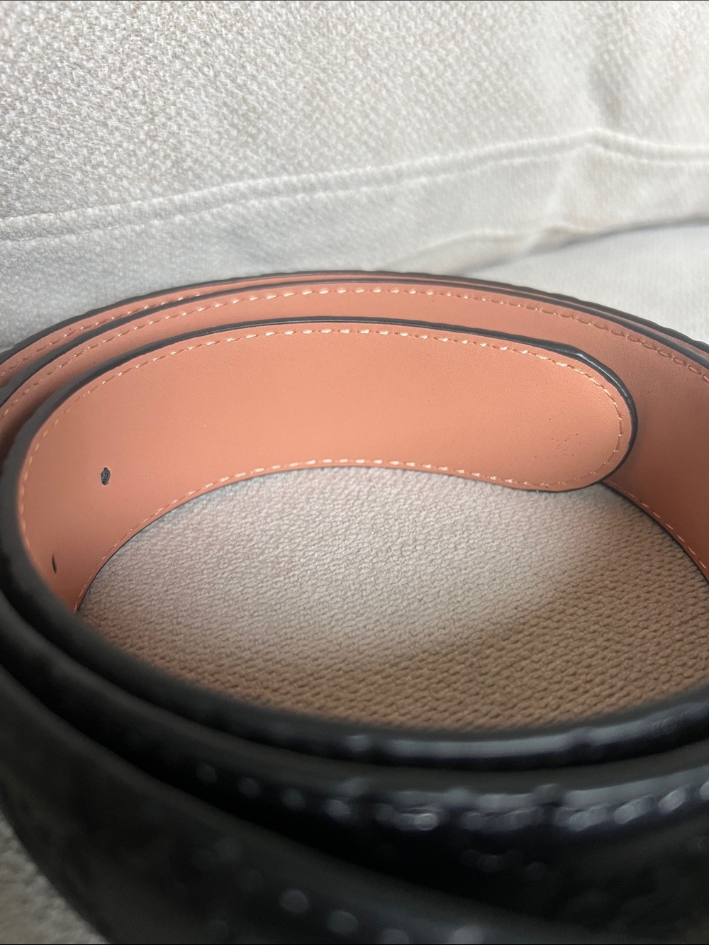 Brand New Gucci Black Embossed Leather Belt with Matte Black Double GG Buckle - Picture 3 of 6